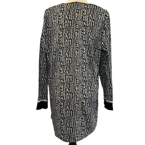 LA BLANCA Black & White Coverup with Crochet Trim Size Medium - Picture 2 of 11